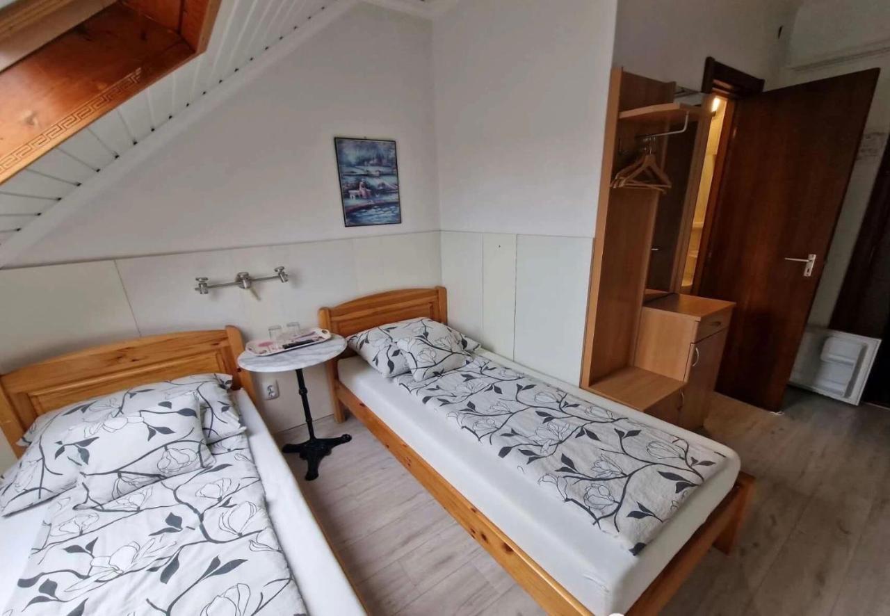 Hotel Tang House 唐舍 Budapest Esterno foto