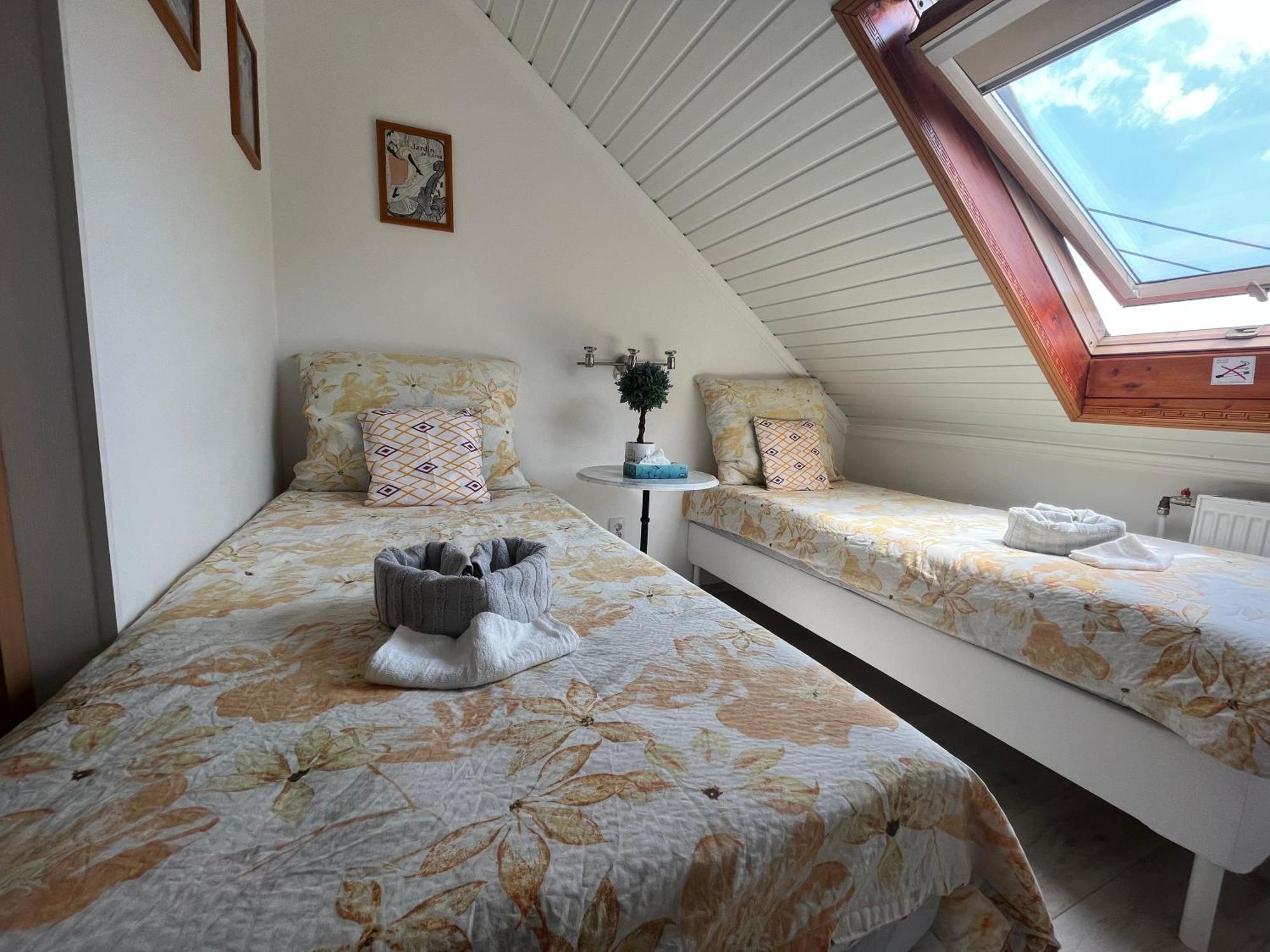 Hotel Tang House 唐舍 Budapest Esterno foto