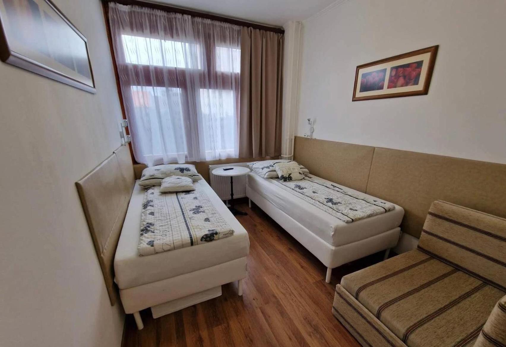 Hotel Tang House 唐舍 Budapest Esterno foto